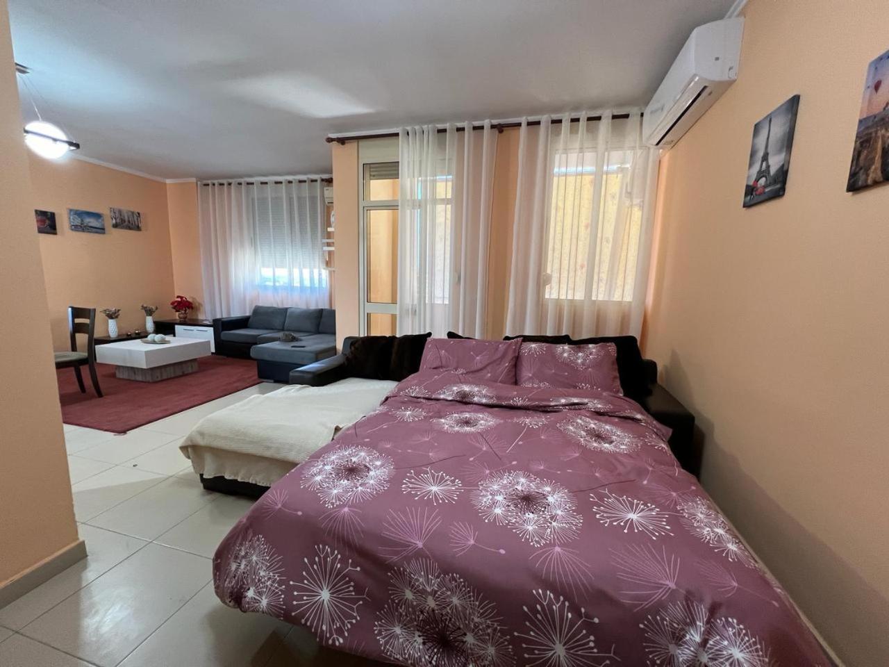 Elbasan Center Family Apartment N.42 Bagian luar foto
