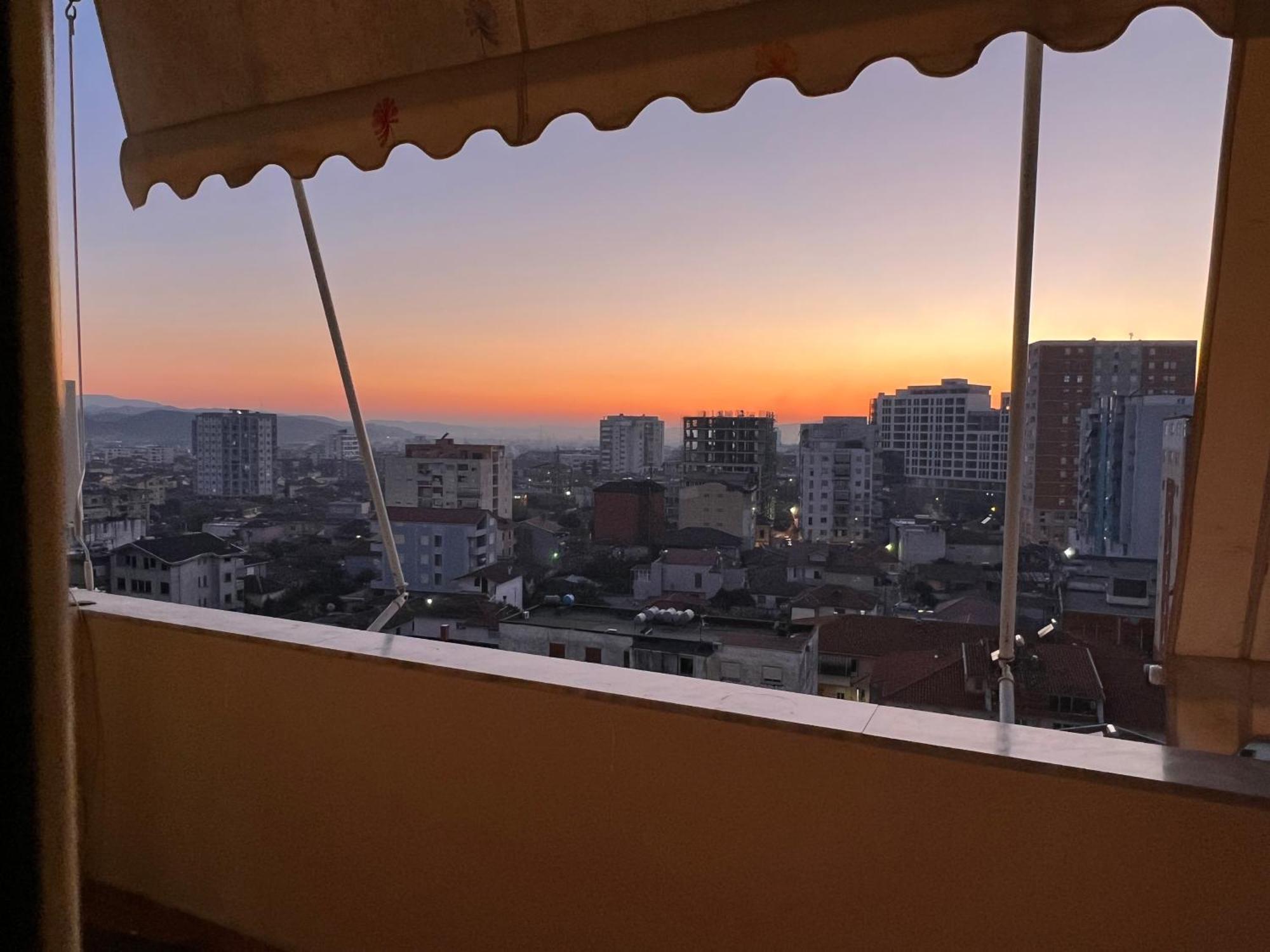 Elbasan Center Family Apartment N.42 Bagian luar foto