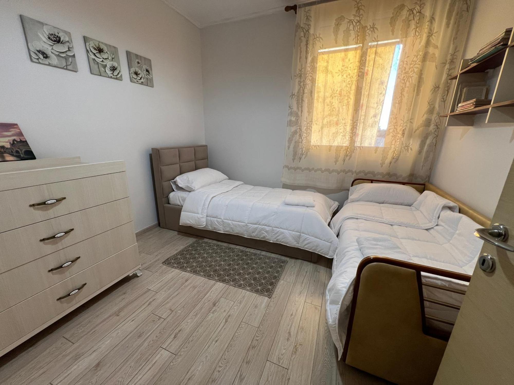 Elbasan Center Family Apartment N.42 Bagian luar foto